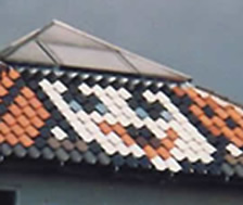 erste Dachkunst 1993- glasierte und matte Dachpfannen- ©brigitta krause