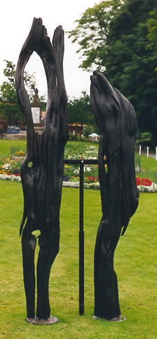 mooreiche skulpturen von PeKa =schwimmer und fischfrau= im kurpark eckernförde 97